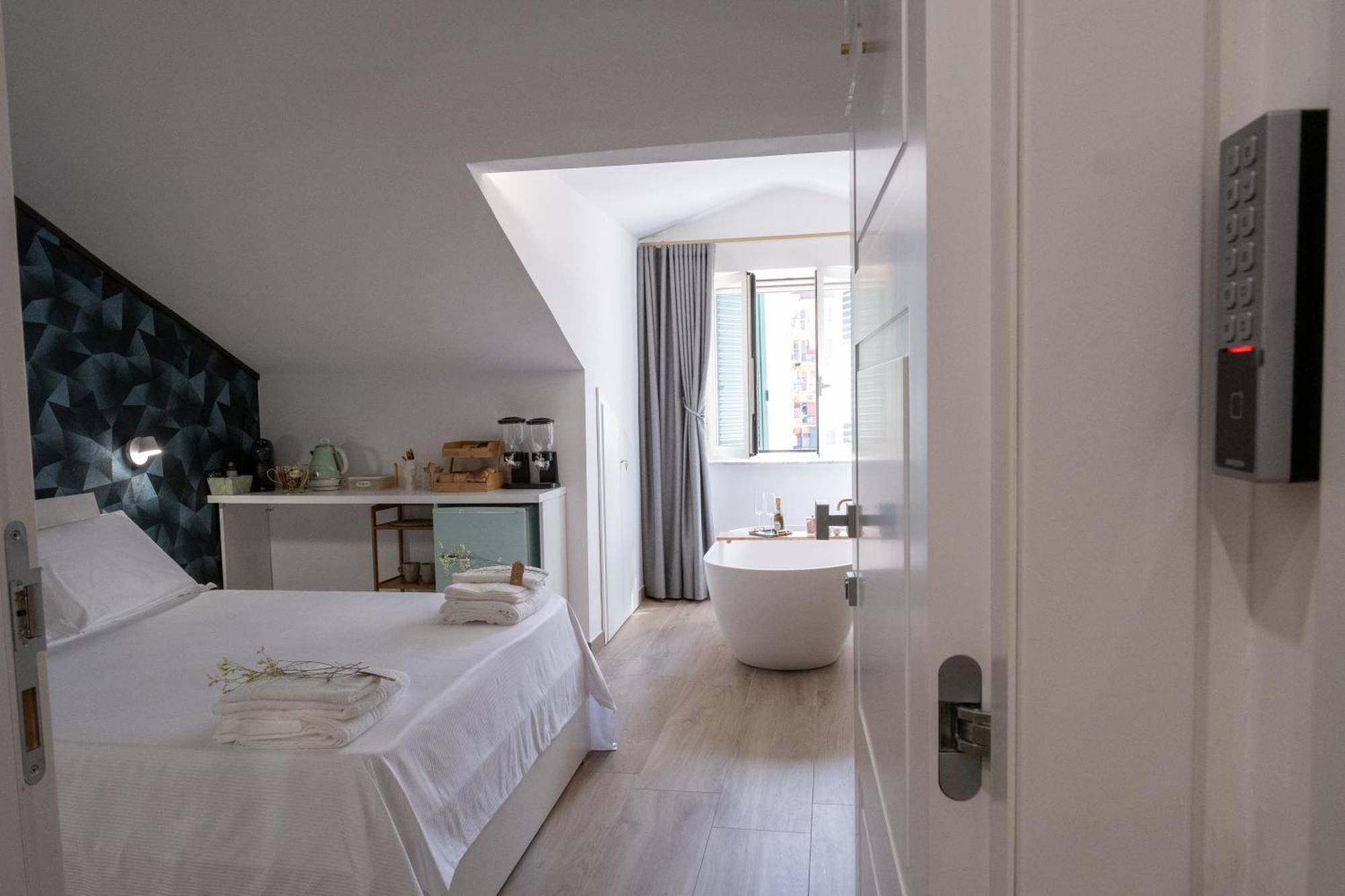 Coraline Deluxe Rooms 카스텔라마레디스타비아 외부 사진