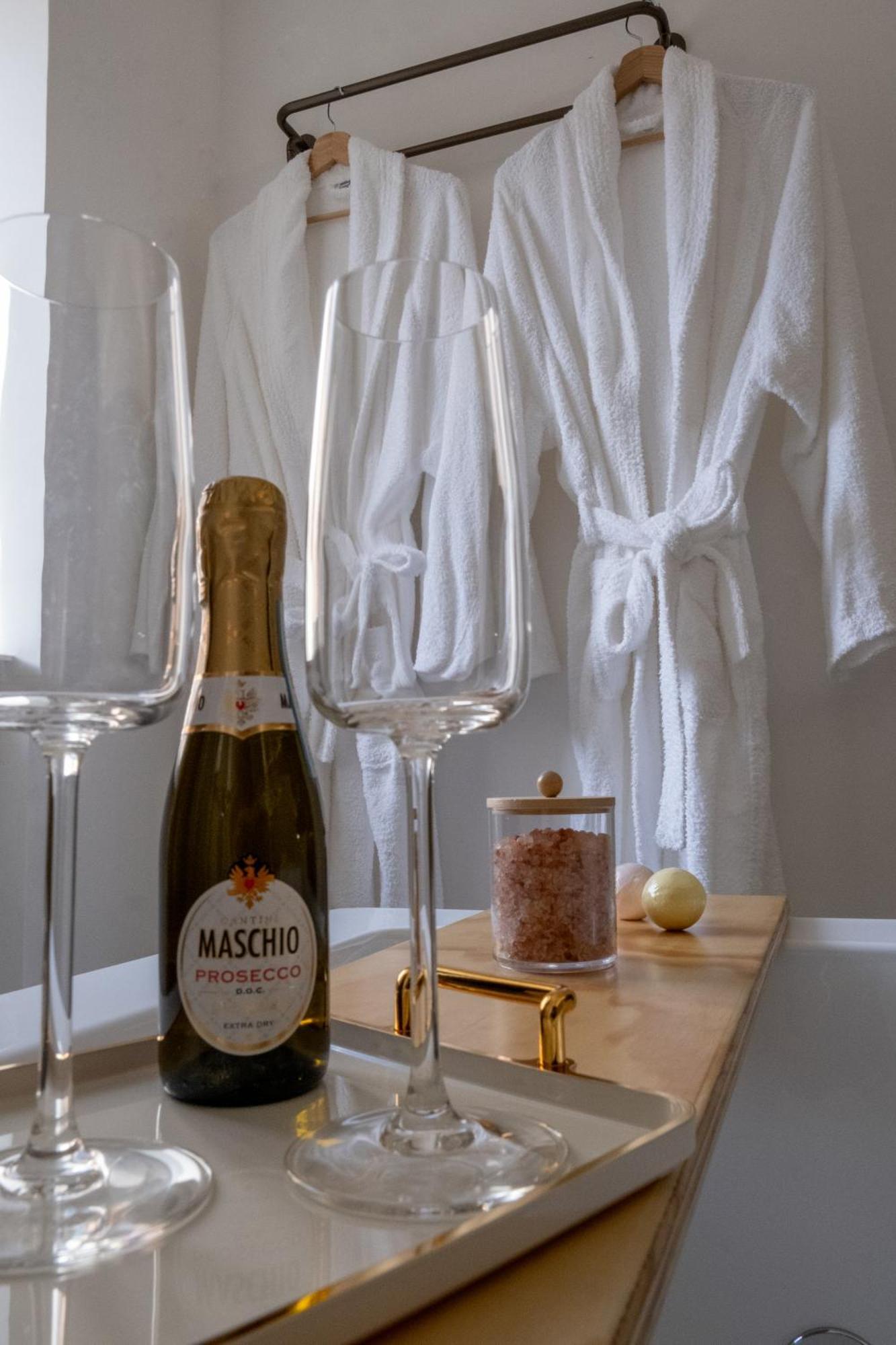 Coraline Deluxe Rooms 카스텔라마레디스타비아 외부 사진